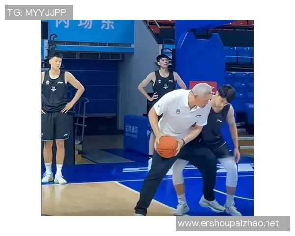 惊人!前国手纪民尚赛前练罚球,连投62球一球未失,今年已55岁了! 惊人!前国手纪民尚赛前练罚球,连投62球一球未失,今年已55岁了!